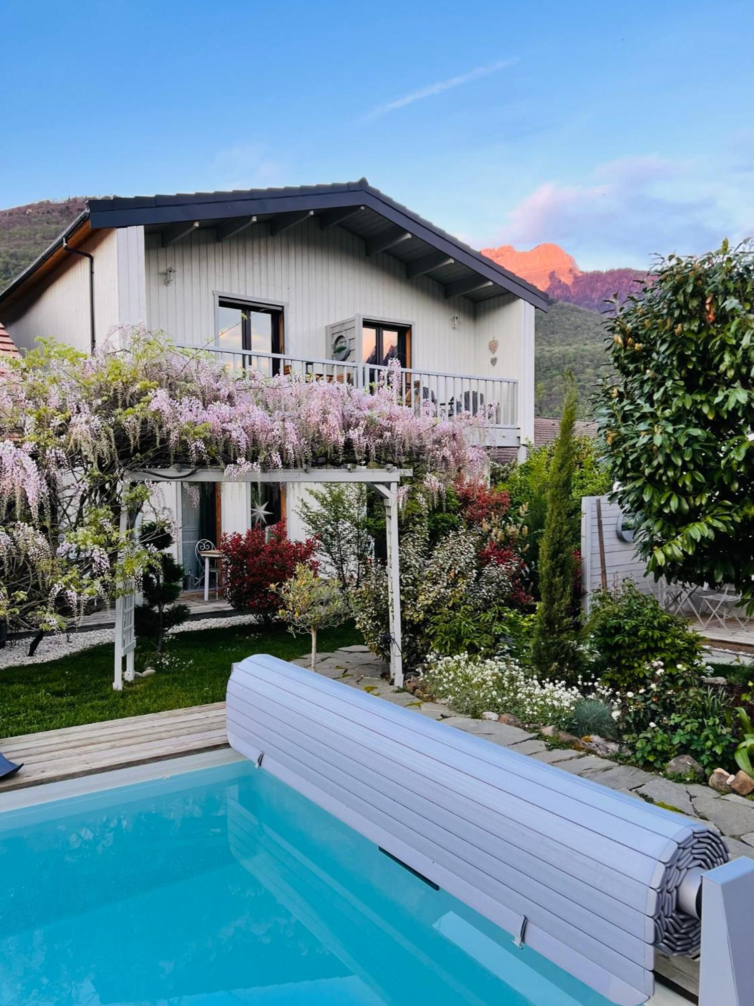 Hygge Lodge Annecy Дусар Екстериор снимка